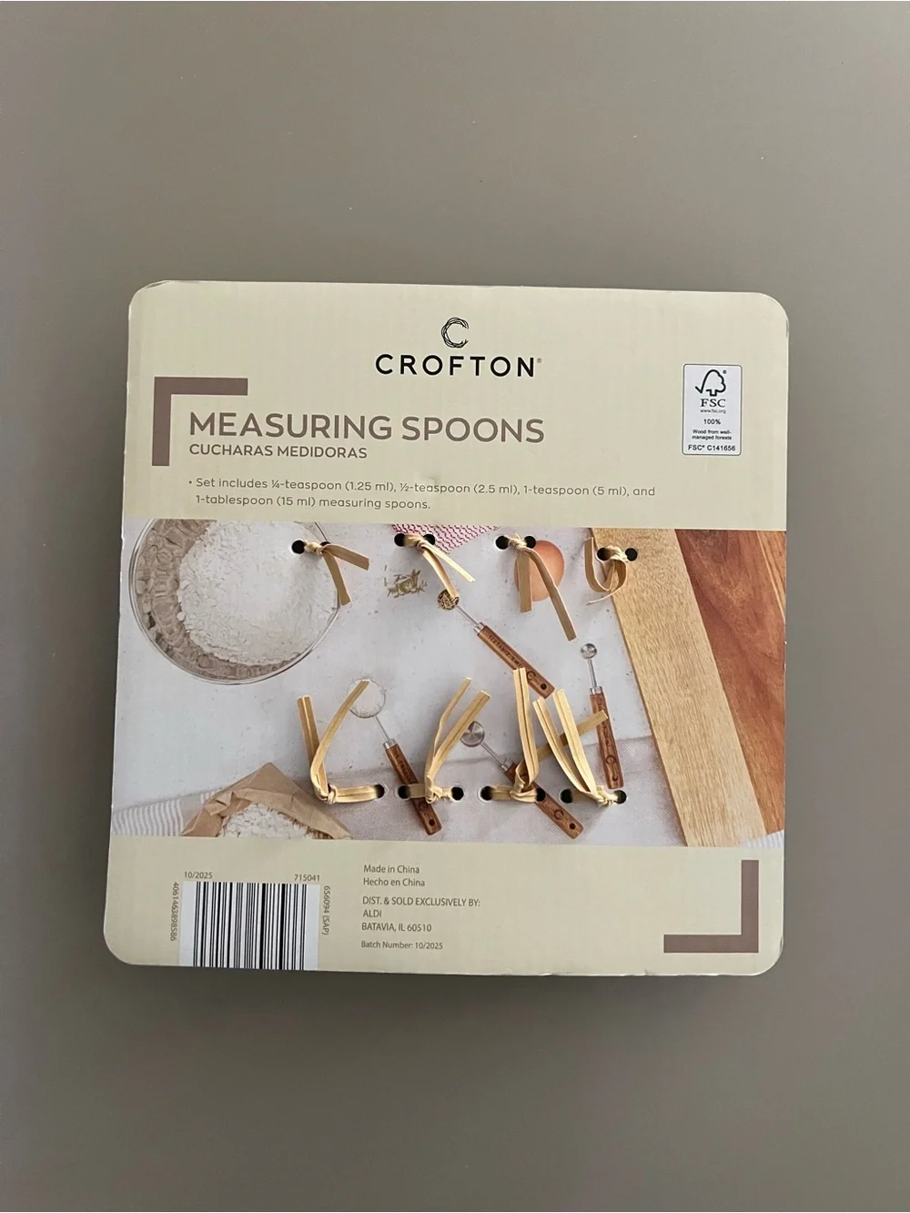 Crofton Wooden-Handled Measuring Spoons in Brown & Gold